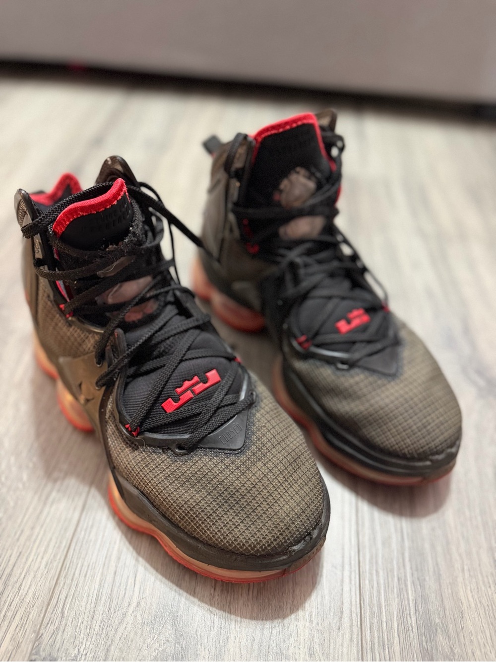 Size 9.5 - Nike LeBron 19 Bred - CZ0203-001